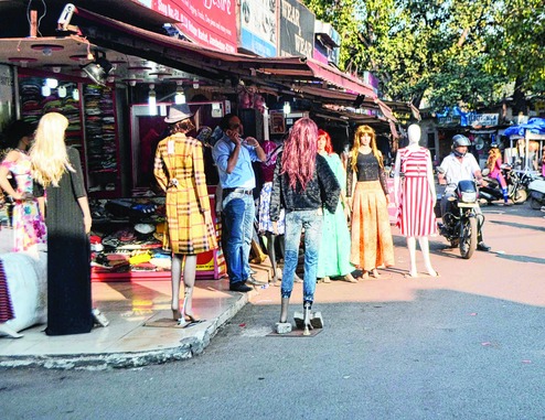 Bistupur's clutter mart - Telegraph India