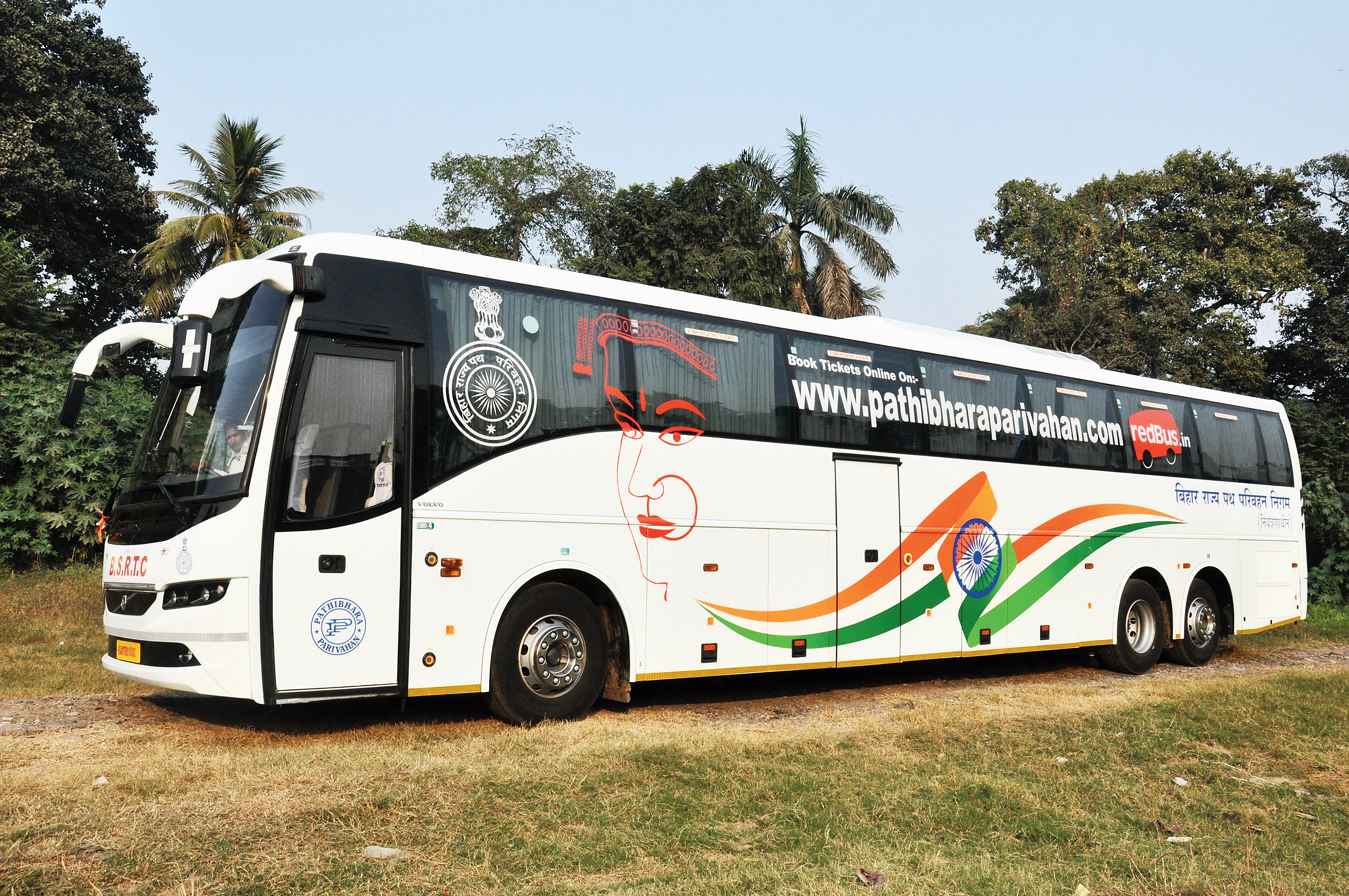 traveller bus booking in jamshedpur