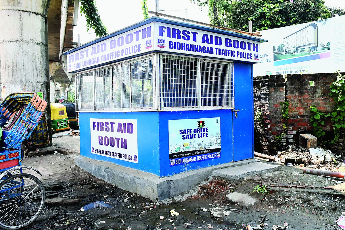 Lock on firstaid booths Telegraph India