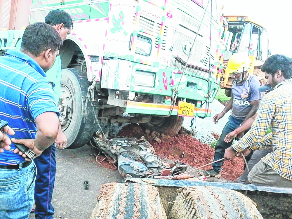 Speeding truck kills biker on highway Telegraph India