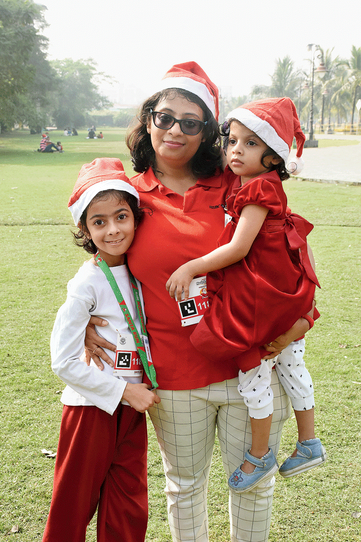 Sudeshna Basu was there with daughters Araby and Elan. She ran with three-year-old Elan, while Araby, a Class III student of Modern High School for Girls, took part in the 1.25km run