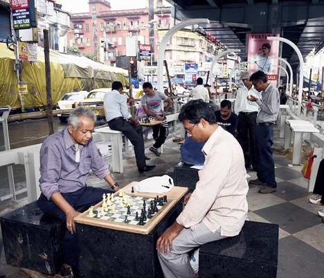 Chess Club  Meet some of the regular chess players and members of the  Gariahat Chess Club, under Kolkata's Gariahat flyover - Telegraph India