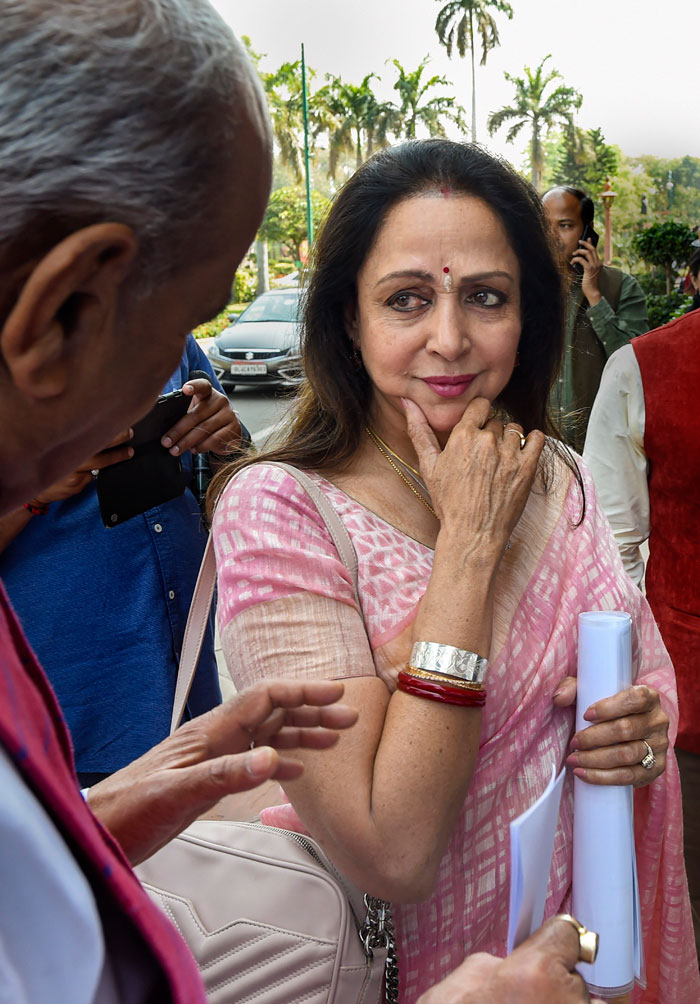 Hema Malini Latest Articles Videos Photos Of Hema Malini Telegraph India