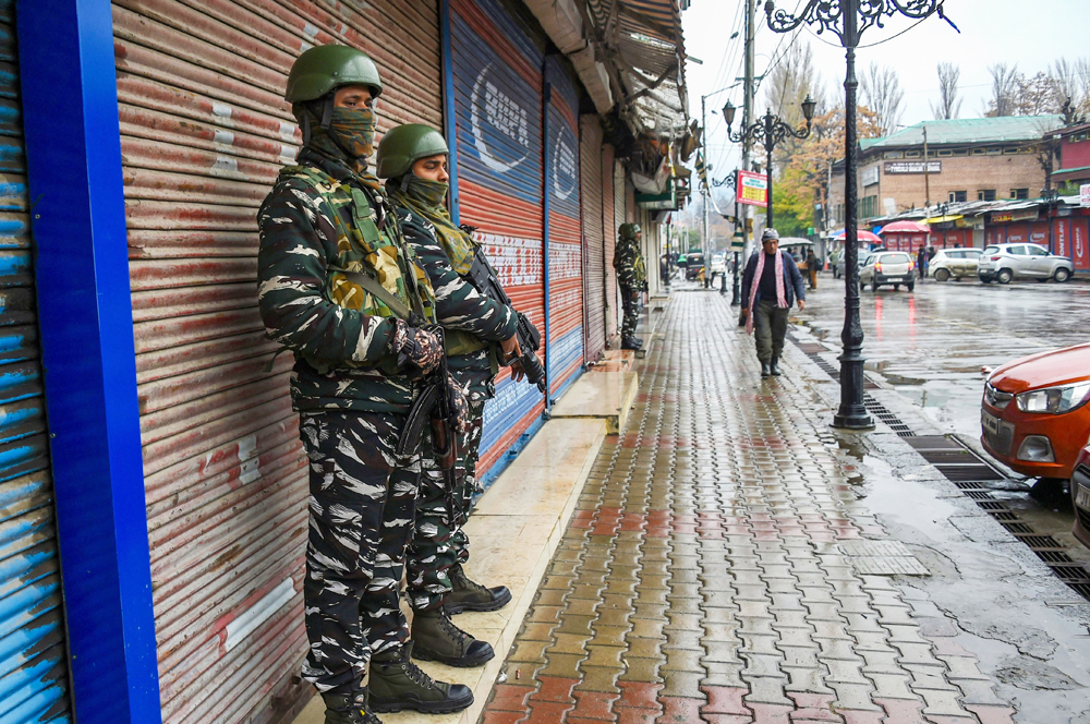 Security personnel stands guard during shutdown, in Srinagar, Friday, November 22, 2019. Most shops and other business establishments in Kashmir were closed on Friday, the third consecutive day of a Valley-wide shutdown following a brief semblance of normalcy.
