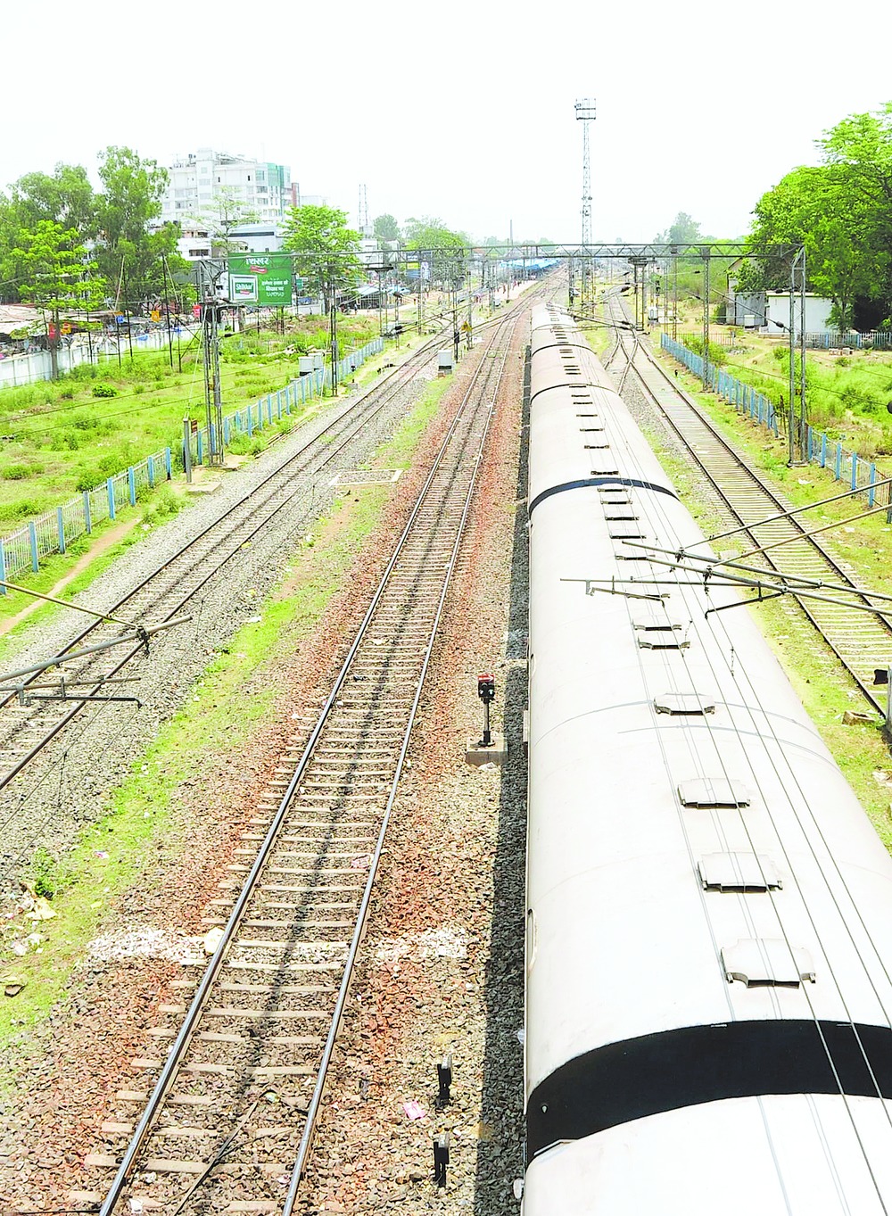 Fatal leap on tracks - Telegraph India