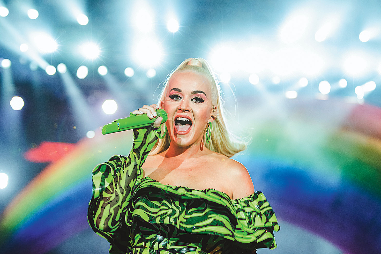 “Thank you OnePlus, we will see you next time, Mumbai,” waved Katy Perry before making her exit from the stage, leaving her fans happy, in tears and mesmerised!