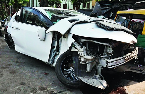Car crash kills model, injures actor