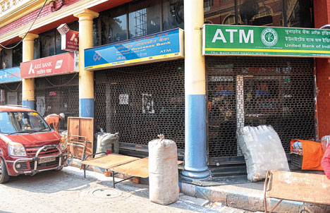 Bank strike holds ATMs hostage - Telegraph India