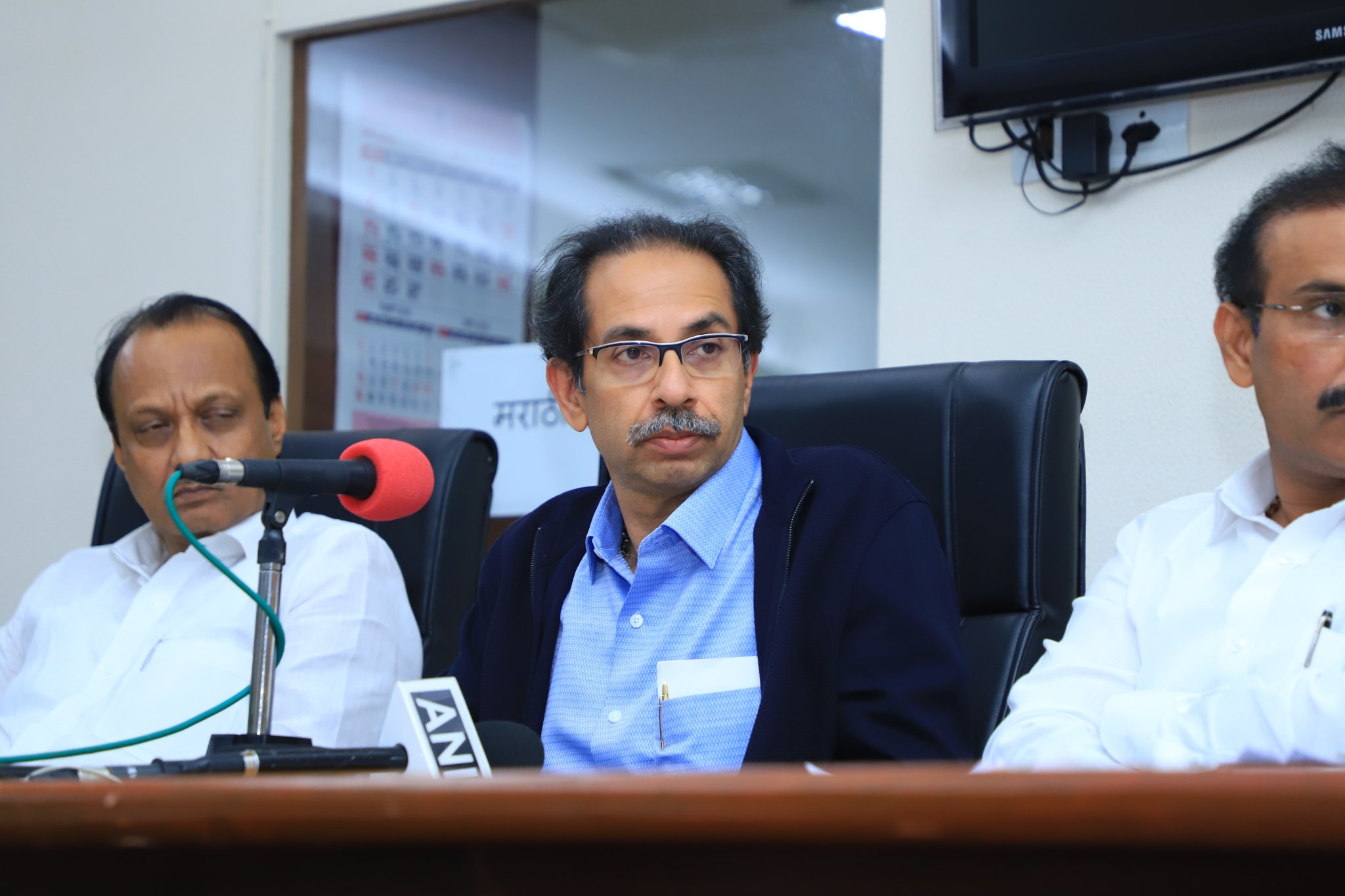 With Maharashtra CM Uddhav Thackeray’s (centre) exhortations to the public to show “patience and courage” in the face of the pandemic, one political observer says: “His style is good. He’s like an elder brother giving advice. It’s enhanced people’s view of him.”