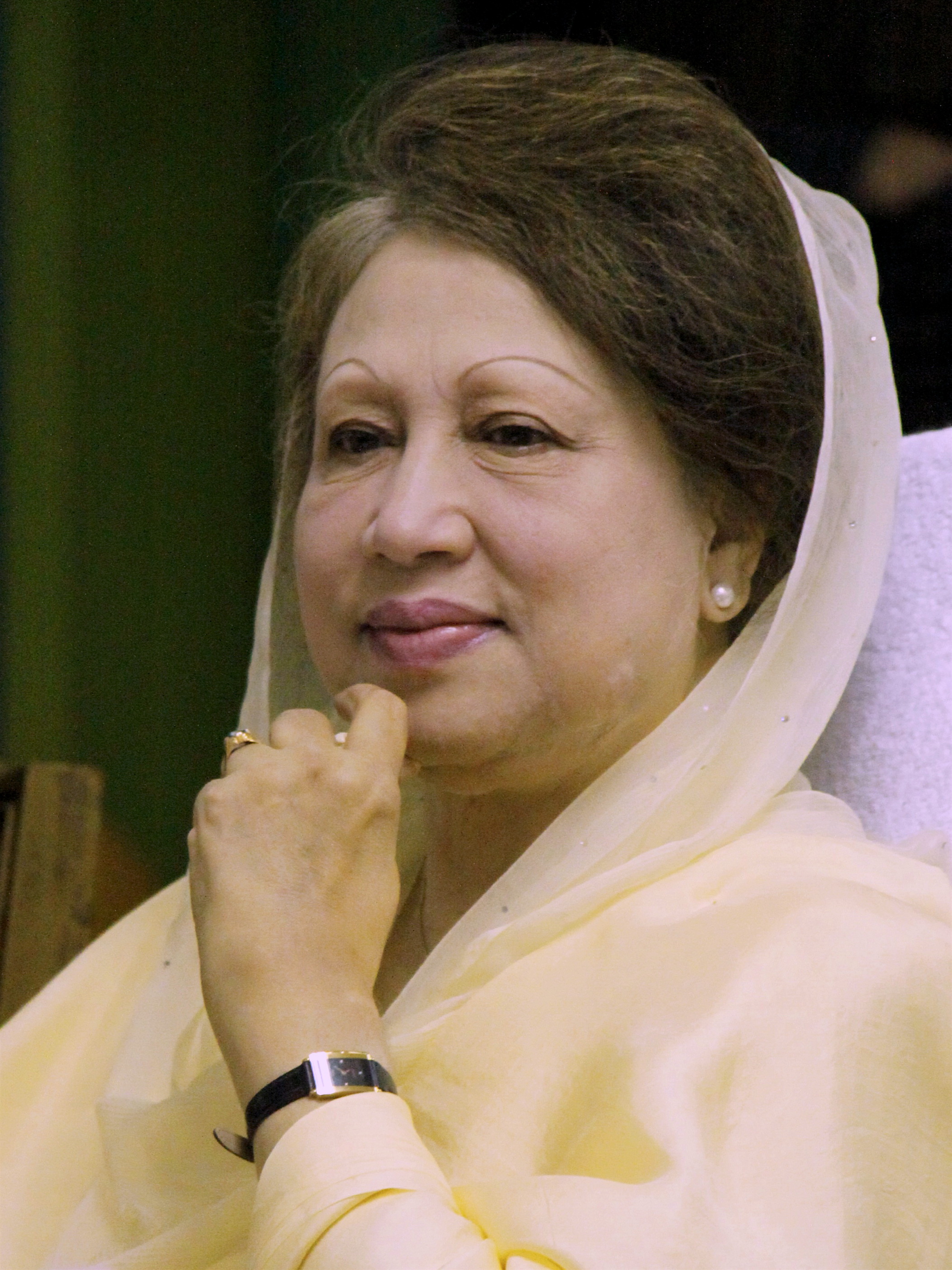 Wearing a mask and clad in a black saree,  former Prime Minister Khaleda Zia came out of the jail in a wheelchair. She was flanked by her supporters and party workers. She rode a car to her home in Dhaka's posh Gulshan colony.

