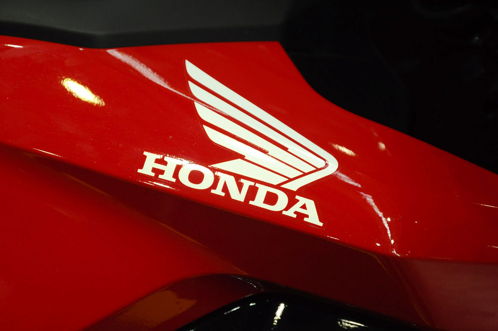 Honda, motorcycle, logo, simple background, vehicle, dark background,  Japanese motorcycles | 1251x1757 Wallpaper - wallhaven.cc