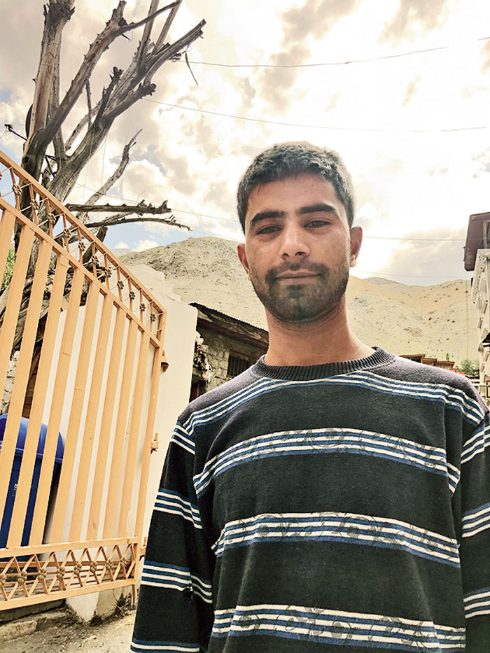 A voice from today’s Kargil. Prince Qaiser is a child of the war, born in 1999; but he wants to have little to do with what happened.
He has heard tales but is unable to be curious. “Kya fayda?” A hotel handyboy, Qaiser says what matters to him is the here and now. “Kaam karna hai, paise kamaaney hain, aage jaana hai, pehle kya hua jaan ke kya milega… haan, phir se jung nahin honee chahiye, jung se bhi kisi ko kya mila?” (I have to work and earn money. What is the point of knowing what happened before. But yes there shouldn't be another war. War has never benefitted anyone).