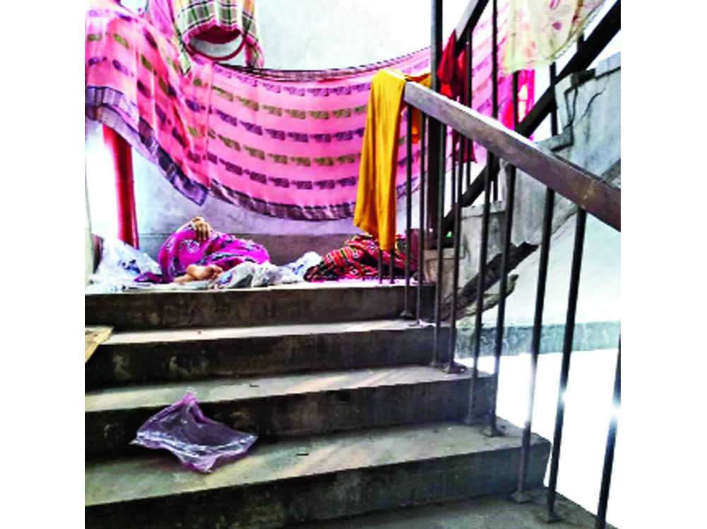 Clogged stairways at the NRS hospital
