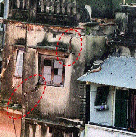 Cracks on a building  in Bowbazar