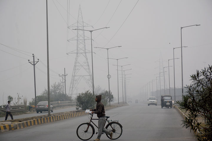Fog on Marine Drive in Jamshedpur on Sunday morning. 