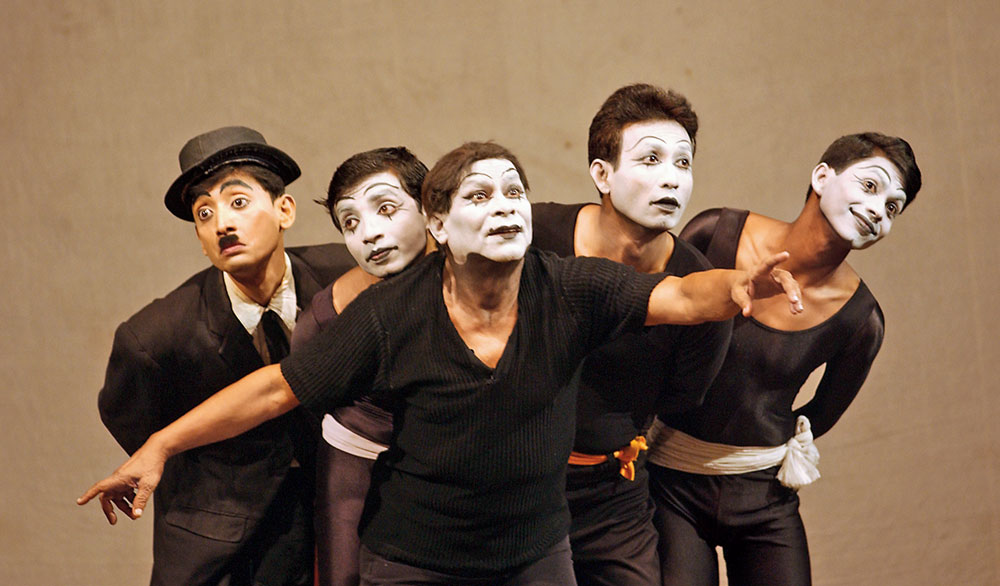 Wordless wonder: Jogesh Dutta (centre) with his troupe