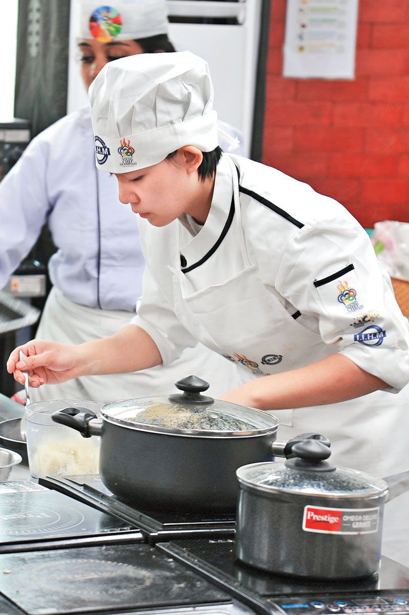 Jolene Sng Wan Yu from At-Sunrice Global Chef in Singapore, had to overcome a lot of difficulties in this round. “I am very happy that I managed to put everything on the plate. Halfway through the round, the induction stopped working and they had to bring in four portable ones for me. The controls were a little different but I managed to do everything. There were some improvisations that my mentor and I decided to do last night,” said the 23-year-old who infused the mystery ingredient, cinnamon, in the sauce that she made to bring in “subtleness”.