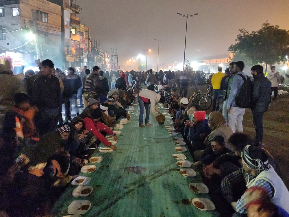 Hot food for protesters at Shaheen Bagh