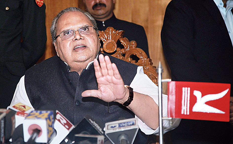 Fax stranger than fiction: J&K governor Satya Pal Malik claims he did not  get fax as it was a holiday - Telegraph India