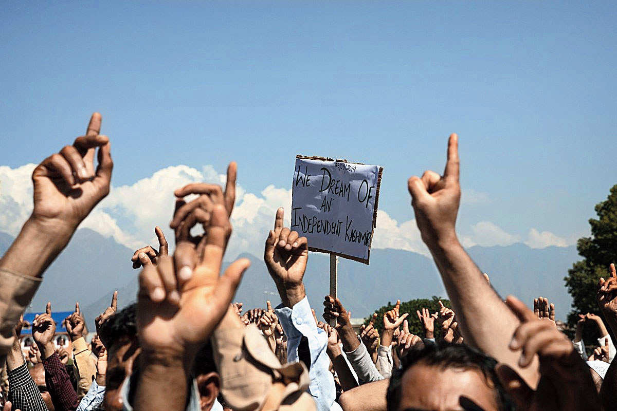 Capturing Kashmir conflict wins 3 photojournalists a Pulitzer