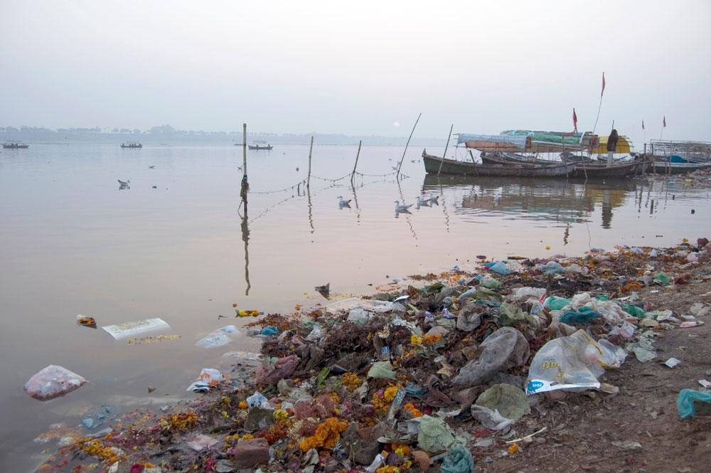 The polluted banks of the river Ganga