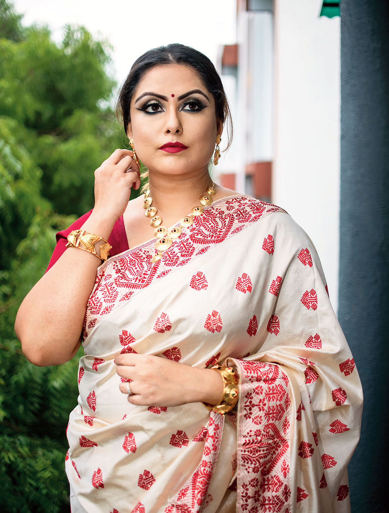 Kolkata: Sayantika Banerjee launches festive collection ahead of Durga Puja  #Gallery