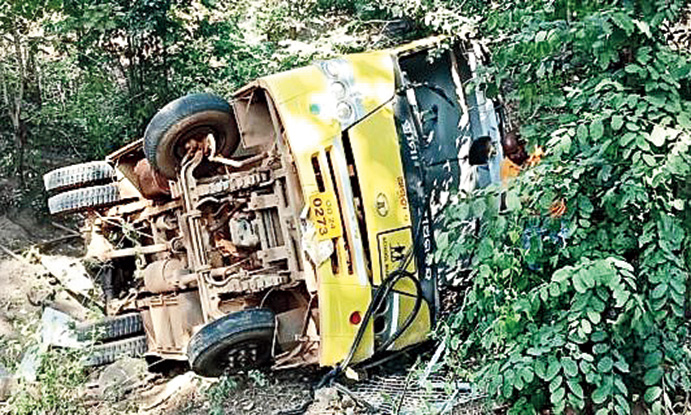 Teachers die, students hurt in bus mishap in Koraput