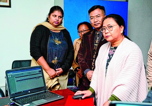 Minister launches maternity scheme