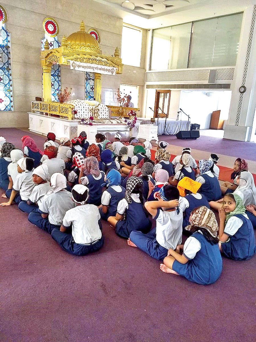 The group at a Bhowanipore gurudwara