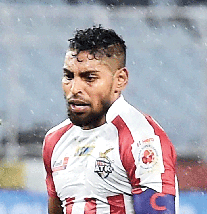 Roy Krishna (in picture) and Javier Hernandez combined delightfully to send David Williams into the penalty box to set up the first goal scored by Pronoy Halder