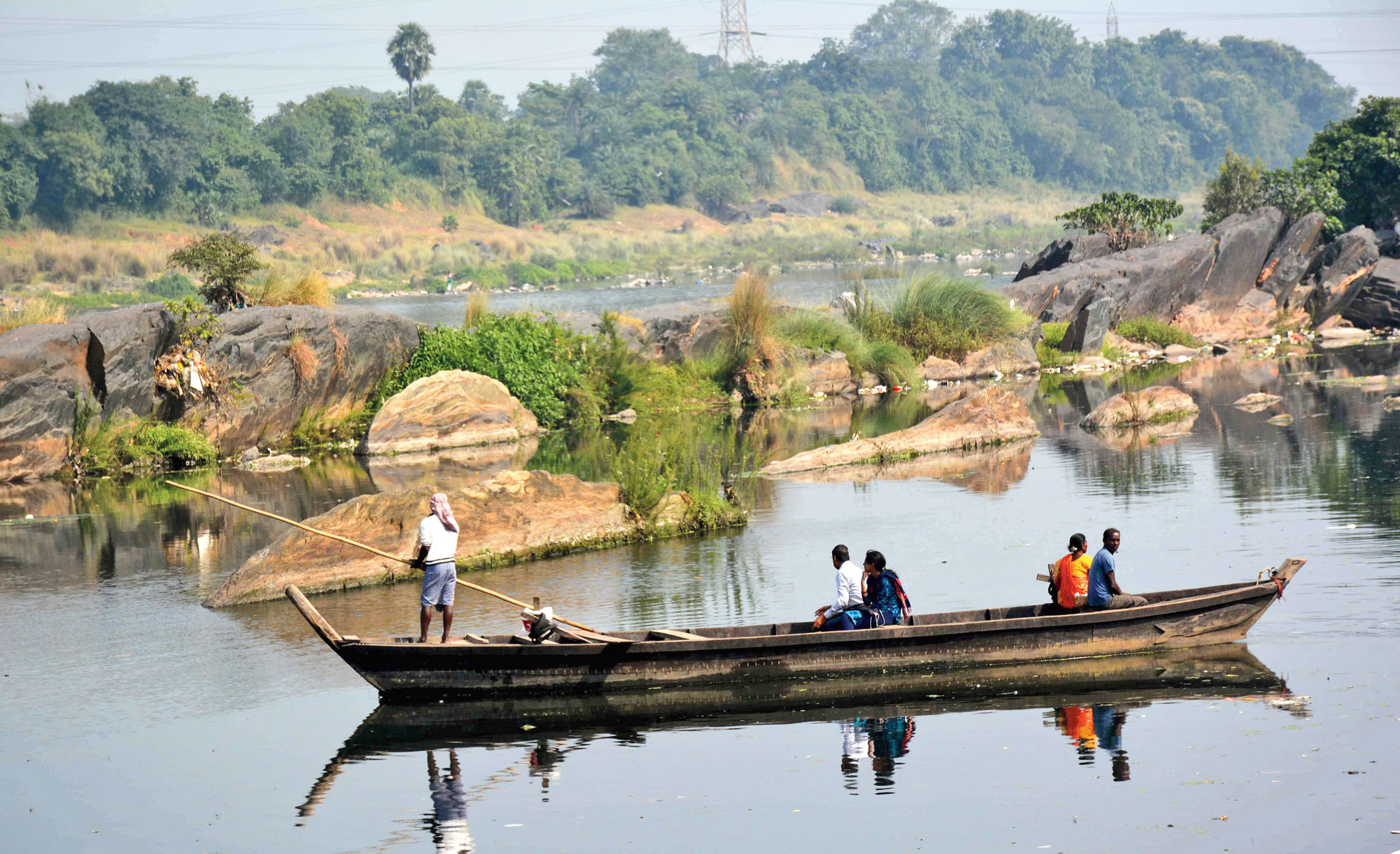 Couples enjoy a boat tour on Subernarekha river in Jamshedpur on a nippy Sunday noon. 