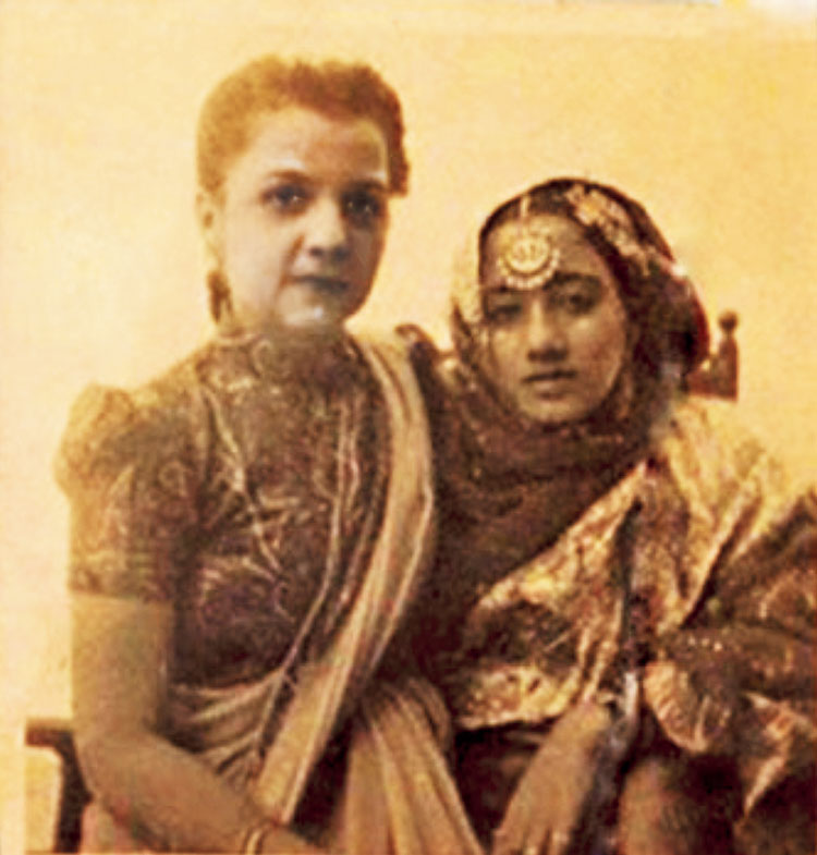 Qamar's granddaughter-in-law (left)