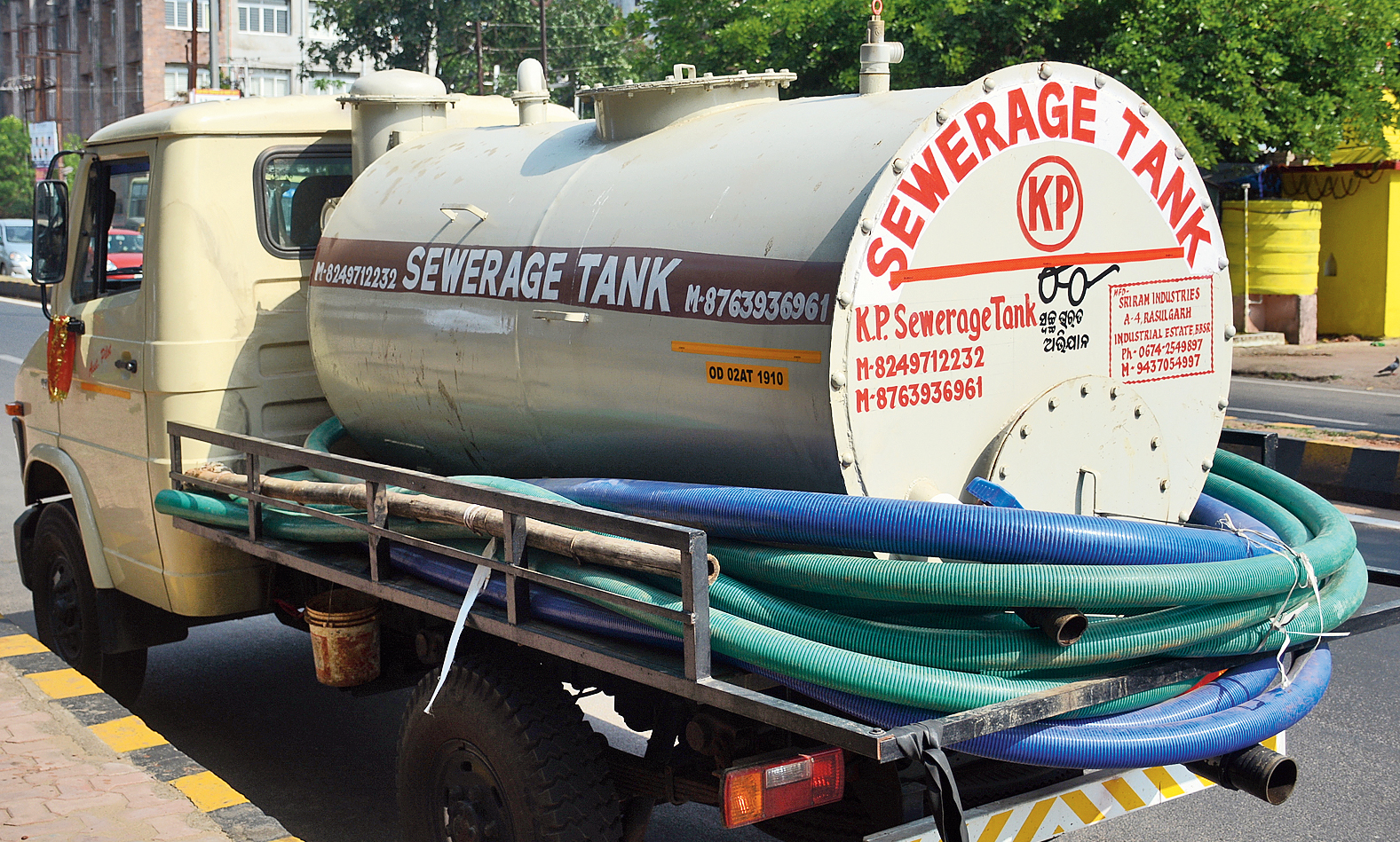 A sewage carrying vehicle on a Bhubaneswar street
