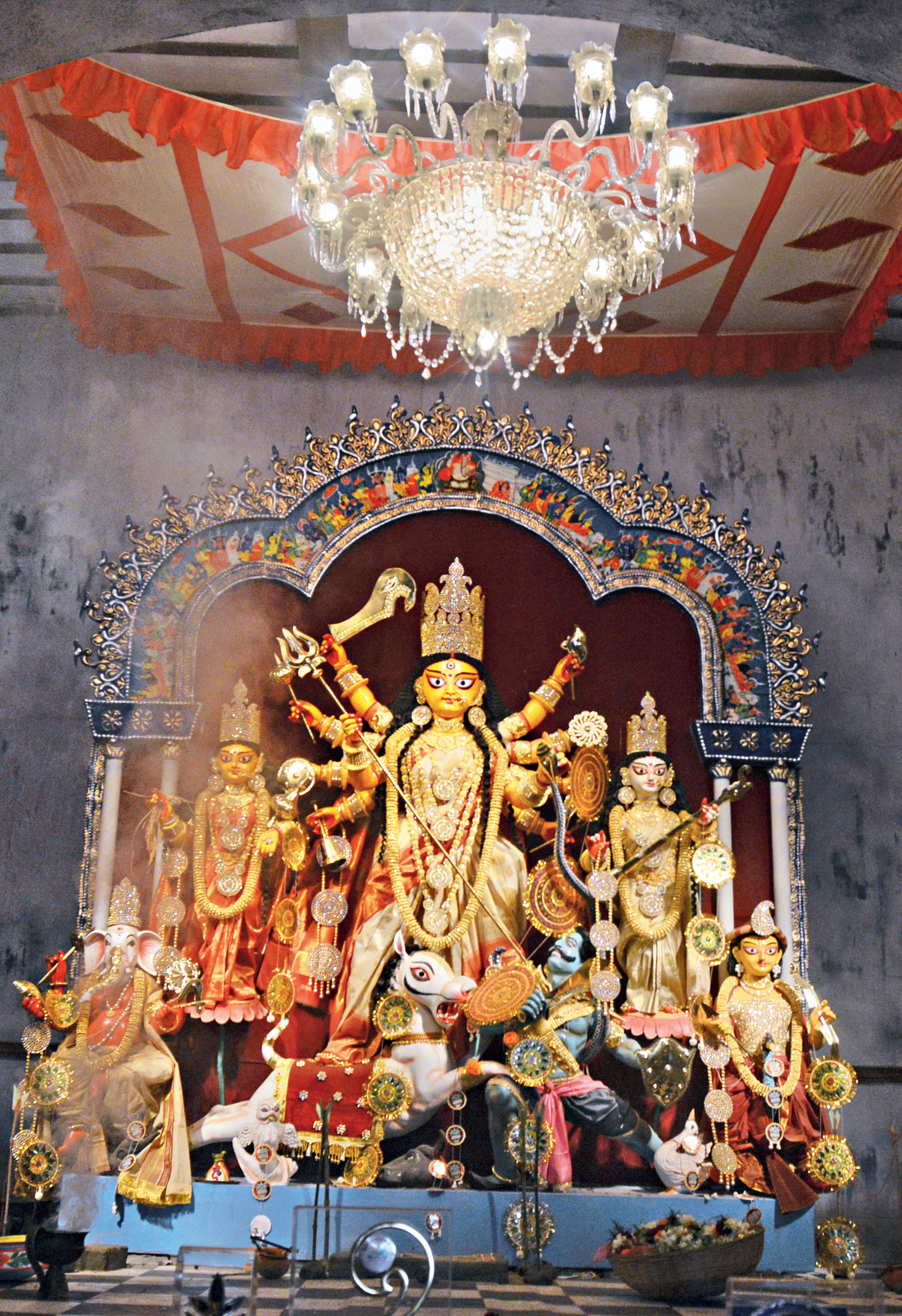 Durga Puja | Crowd crush in Calcutta on Saptami - Telegraph India