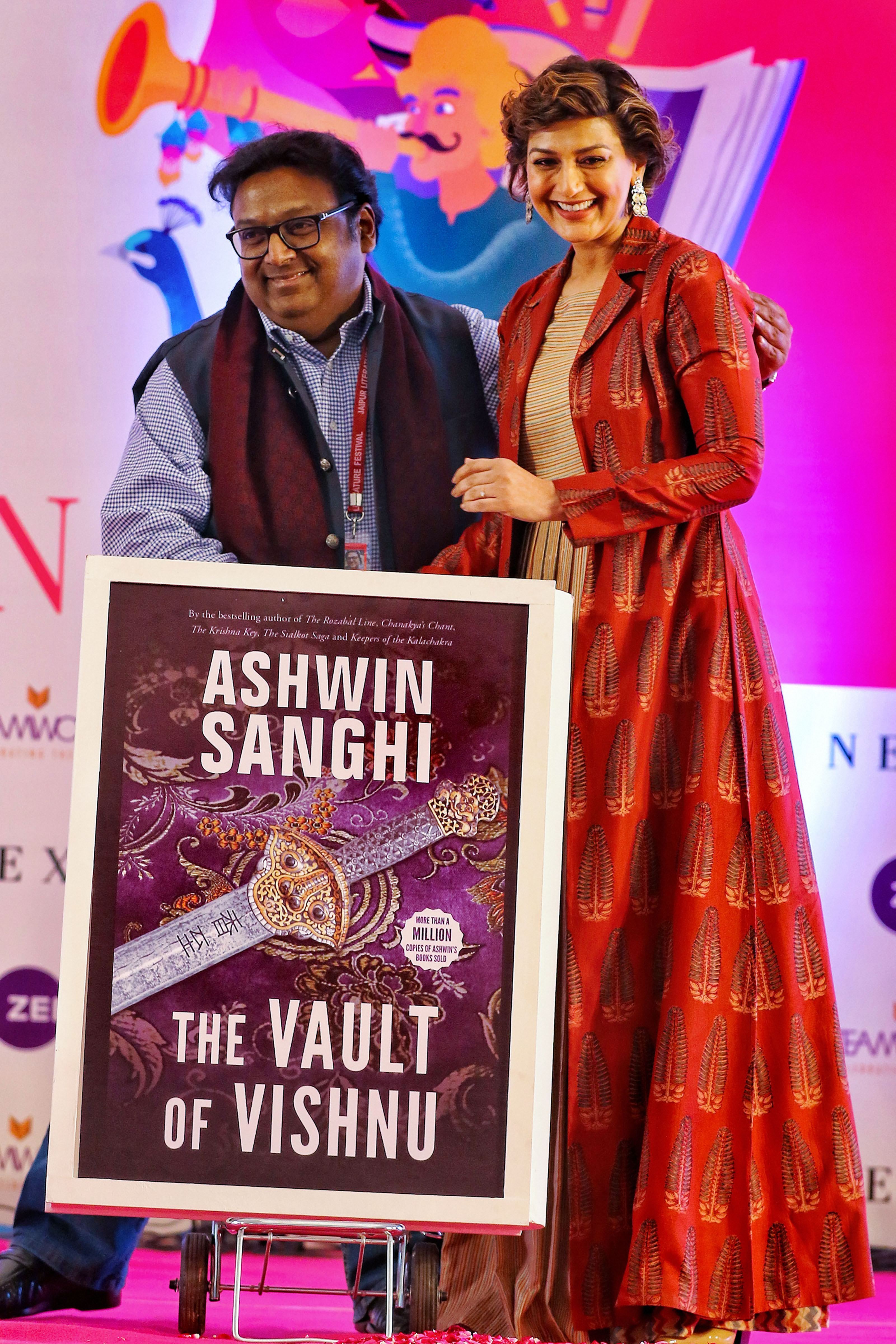 Sonali Bendre and Ashwin Sanghi release Ashwin Sanghi's new book at the Jaipur Literature Festival (JLF) 2020