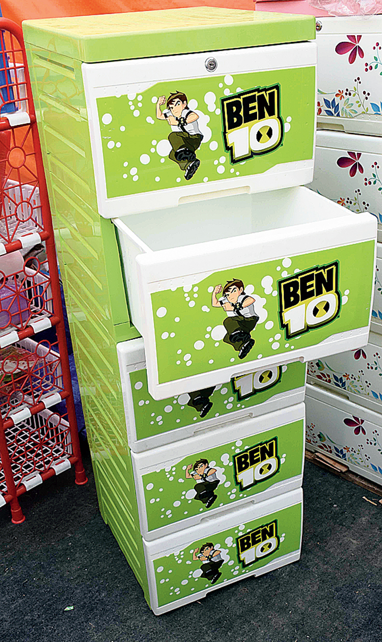 Chest of drawers