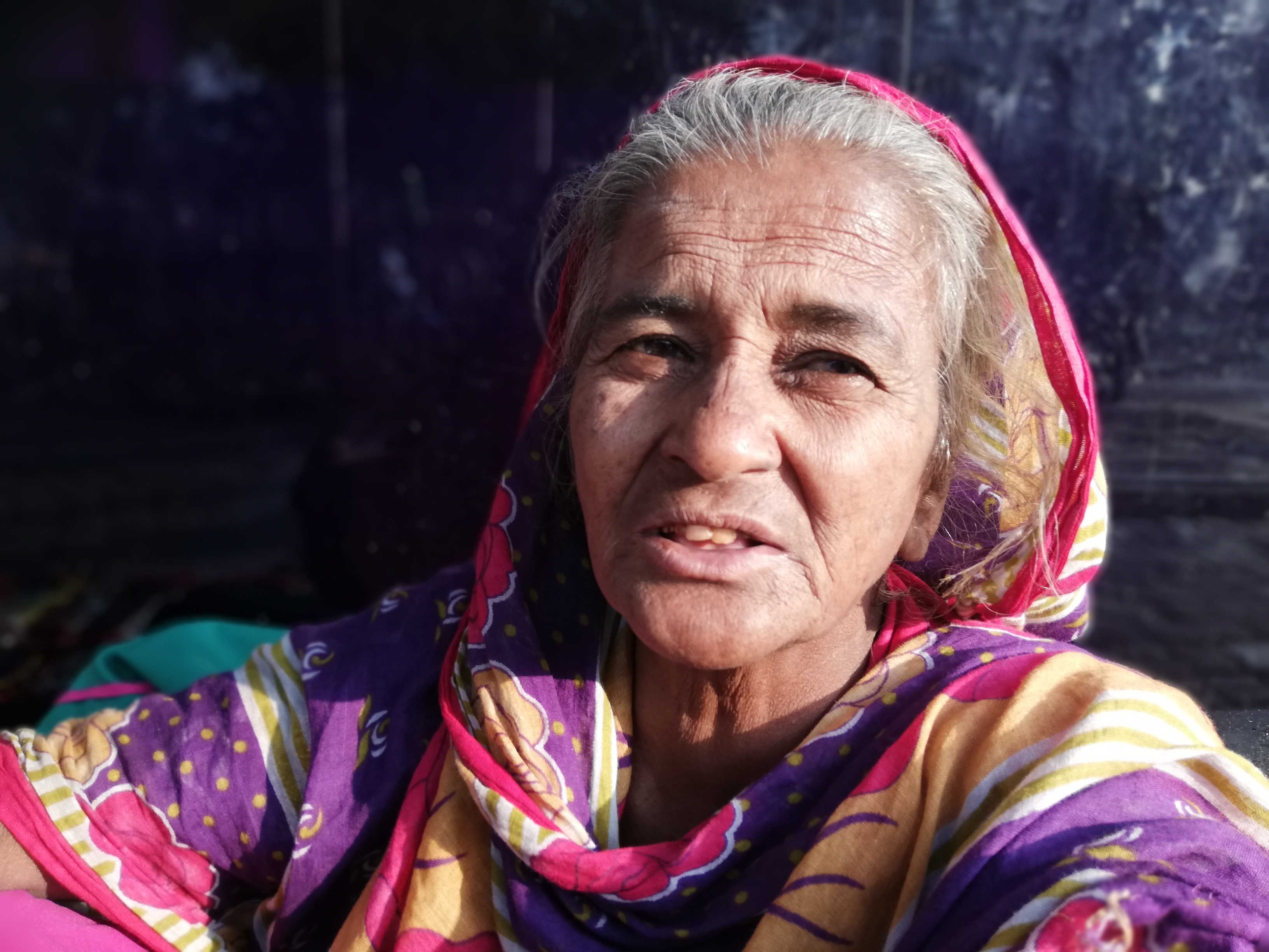 Kamala Devi, 75 (Jaribooti seller, Raj Bhawan): What do I say about desh? I have no property, no piece of land to call my own, no wealth attached to my name. My world begins and ends with this small business. If I don’t put up my shop, I will not get a morsel of food. Look at the price of onions. What do I know about the country? I only know about my shop. And I don’t care about anything else. Everyone has to leave for the other world. My time is nearing. It will be time for others too. Rich or poor, all will have to go. What will one do with a country?