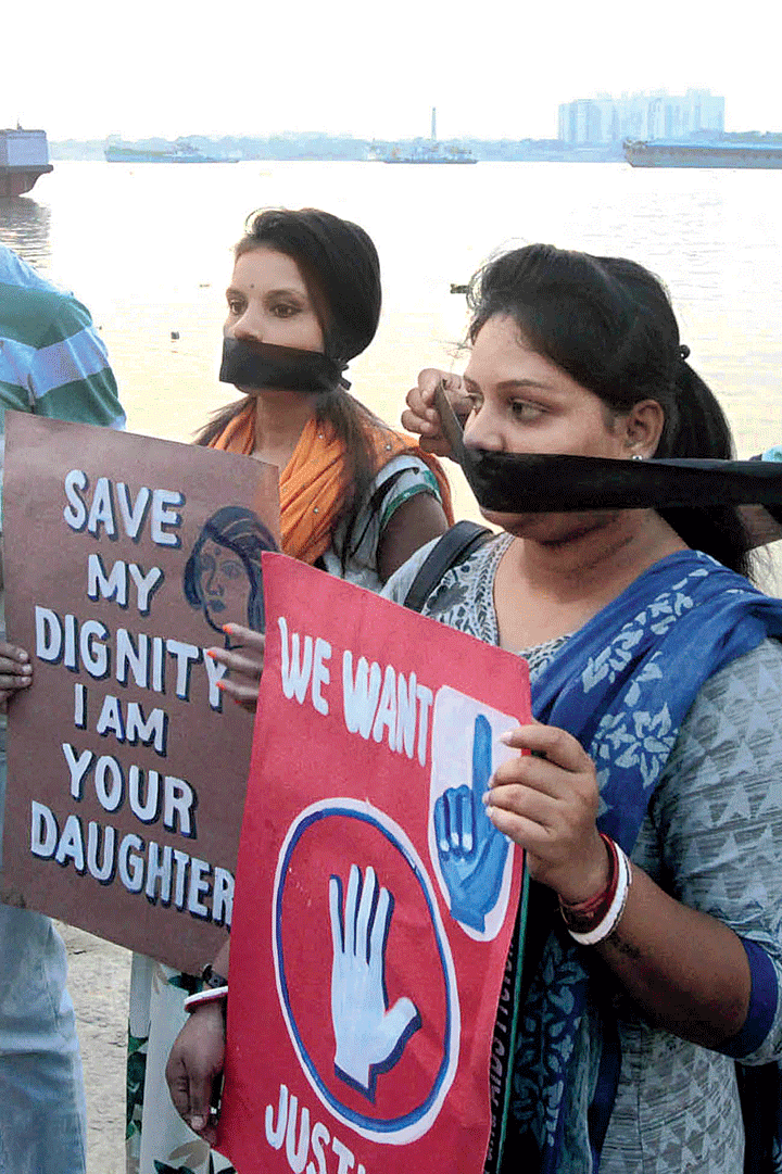 Women in Calcutta protest the Hyderabad rape