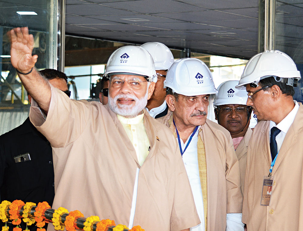 Modi at the Bhilai plant on June 14 when the modernised facility was dedicated to the nation