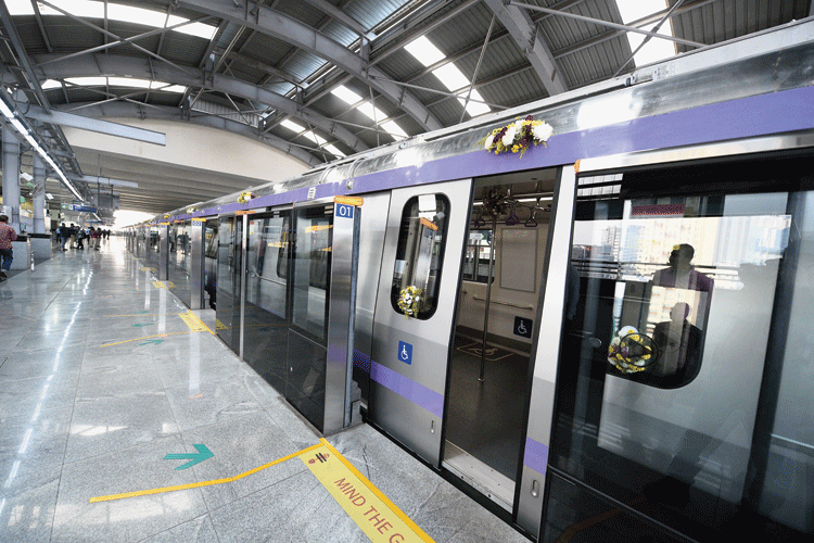 A train at the inauguration of the first phase of the East-West Metro on Thursday. 
