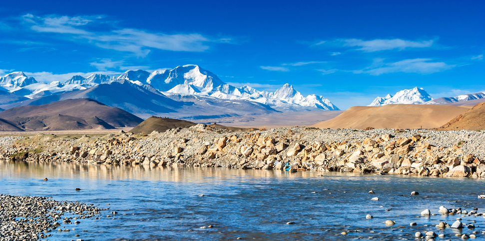 A view of the Mount Everest from Tibet.