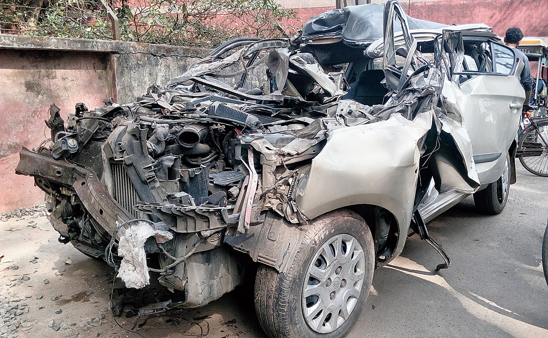The mangled car in Ranaghat.