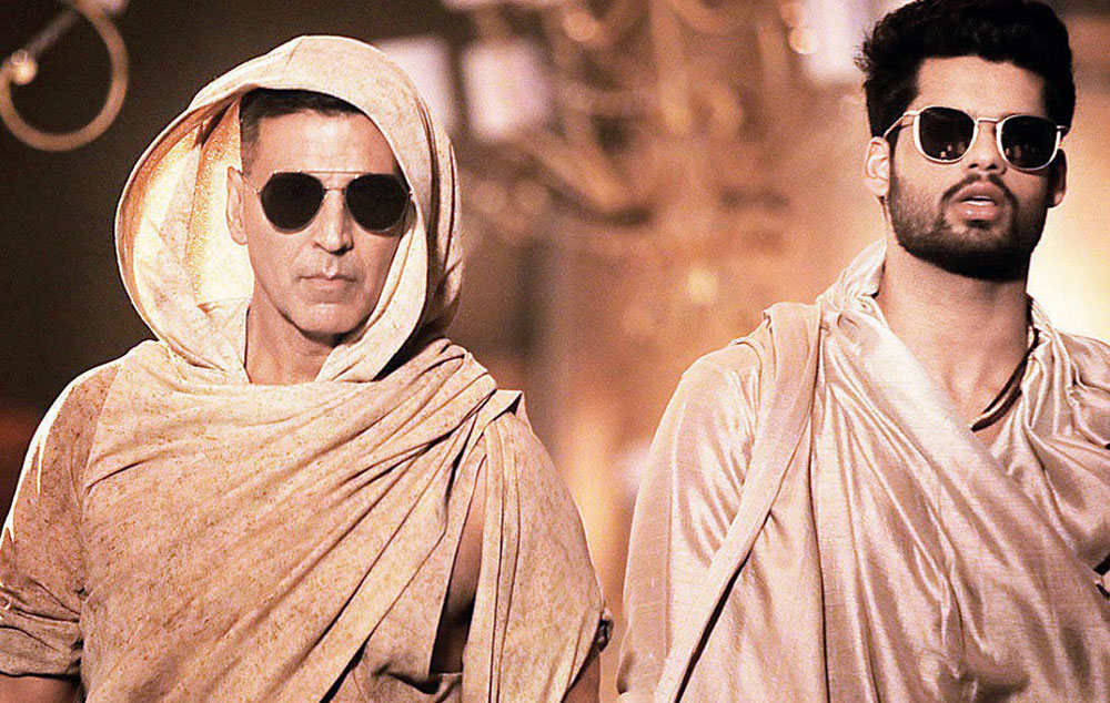 Karan with Akshay Kumar in Ali Ali from Blank
