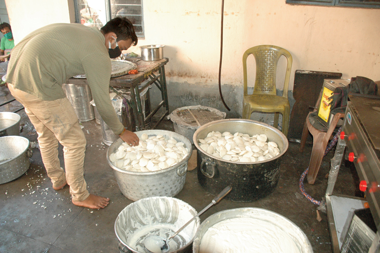 Idli being cooked at Saryu Roy’s residence in Bistupur, Jamshedpur, on Wednesday. 