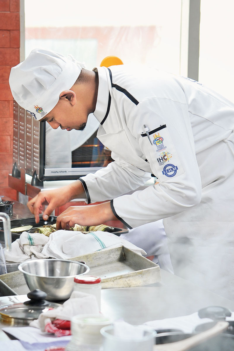 Egon Le Roux from South African Academy of Culinary Arts was grateful for being in the Super 10. “I am just happy to be here because I didn’t expect I would be in the top 10. So, I am very grateful. And it’s also my first time travelling out of my country,” said the 19-year-old.