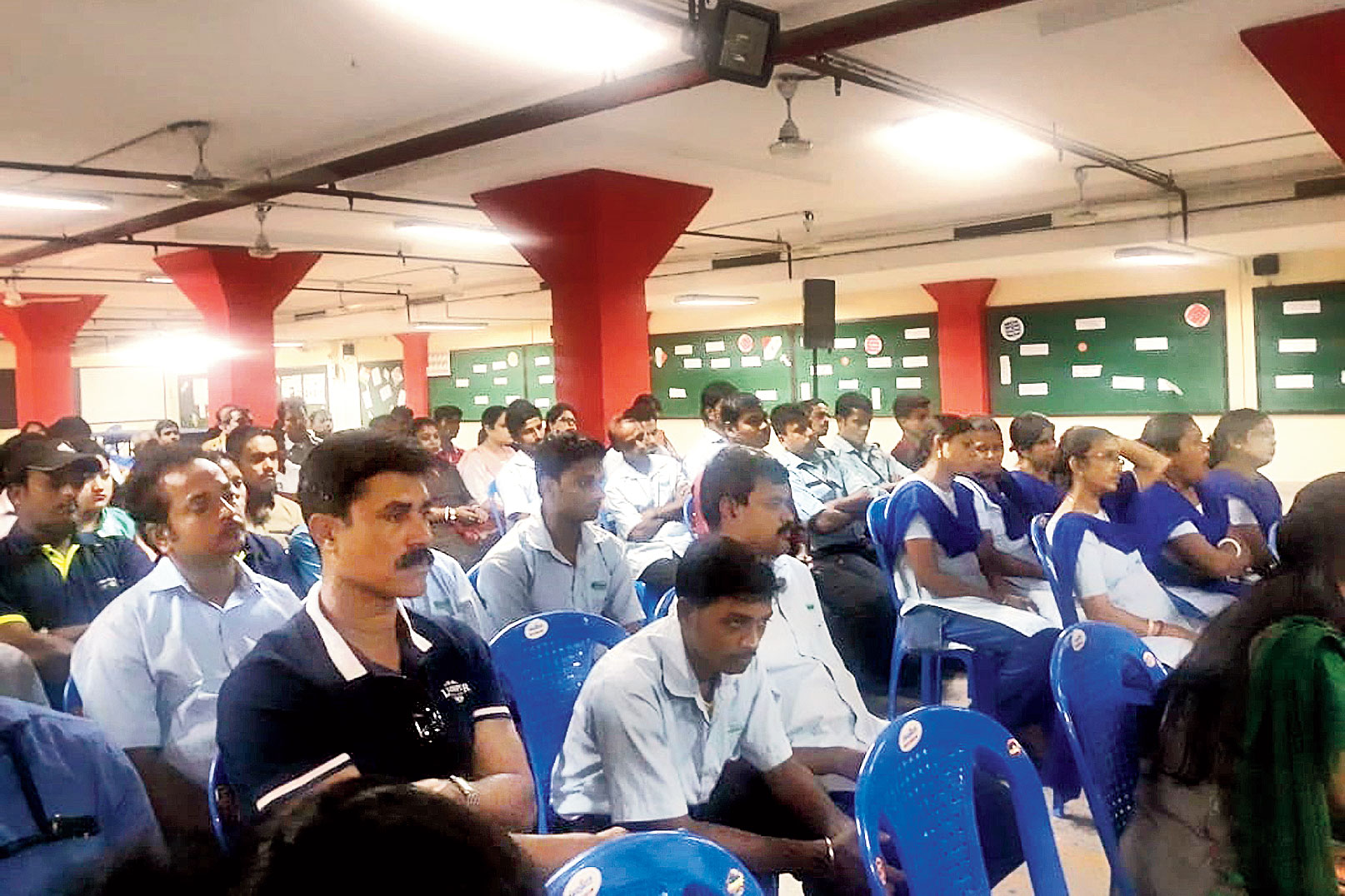 kolkata-lesson-in-drawing-lines-for-non-teaching-staff-telegraph-india