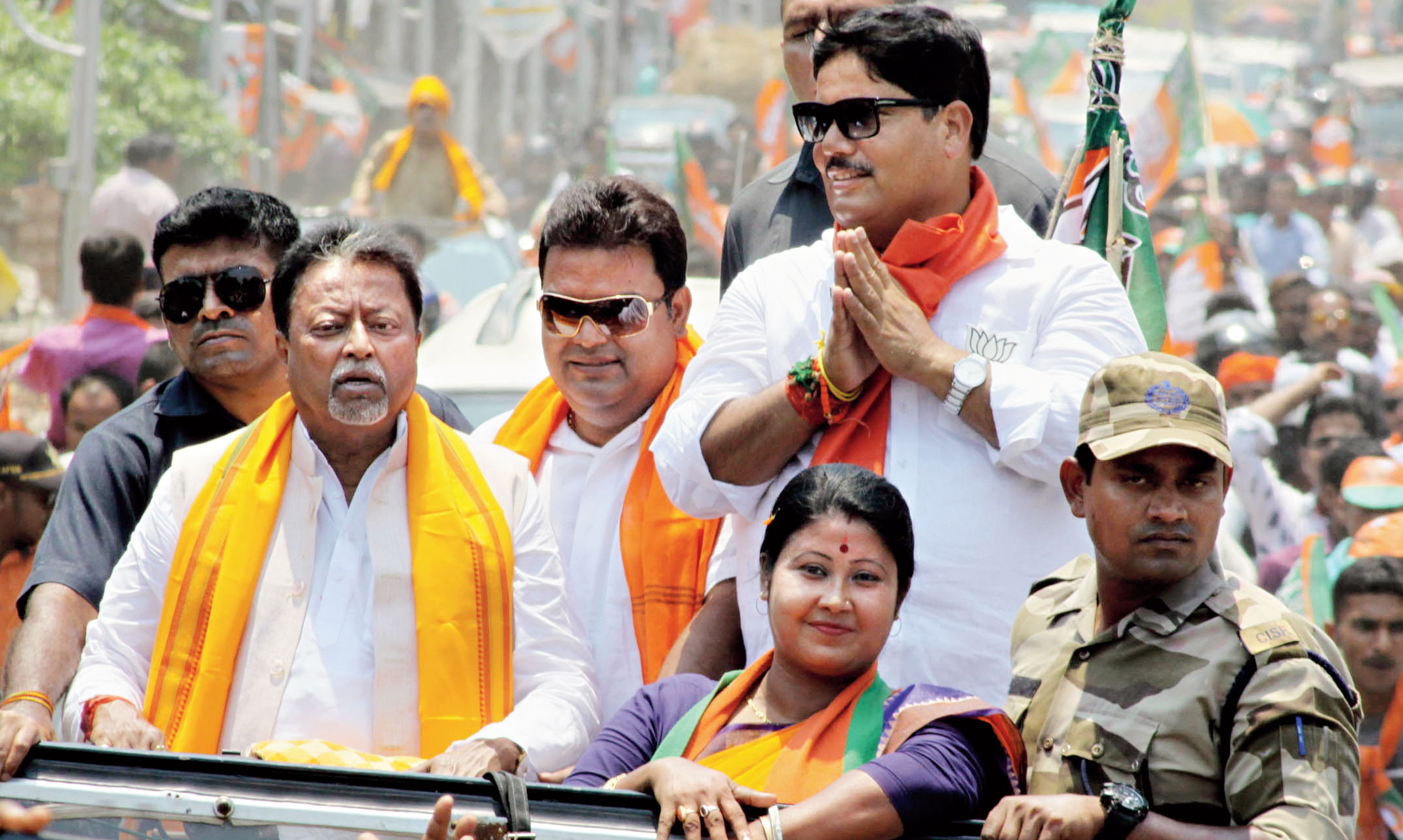 BJP leader Arjun Singh (with folded hands) campaigns with former Trinamul colleague Mukul Roy in Barrackpore.