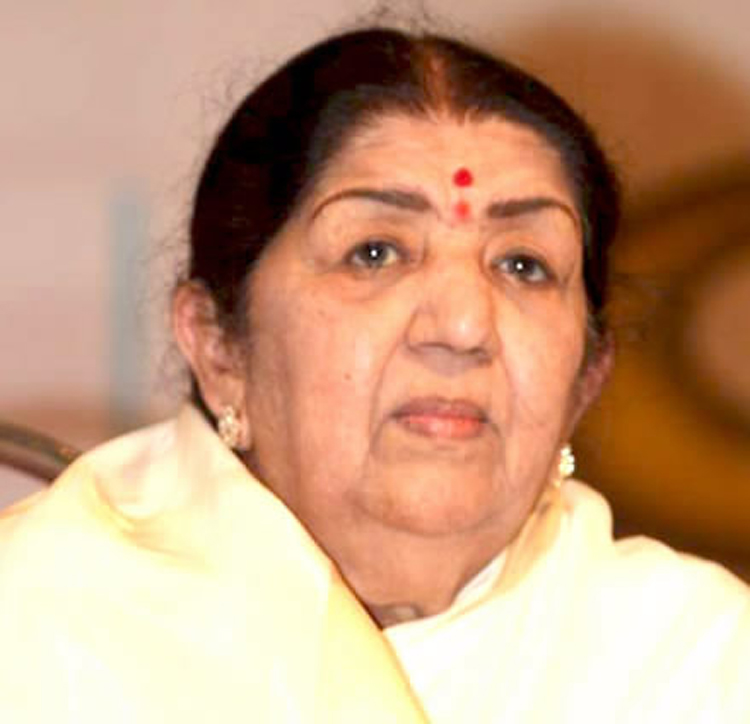 Lata Mangeshkar ‘improving’ in hospital - Telegraph India