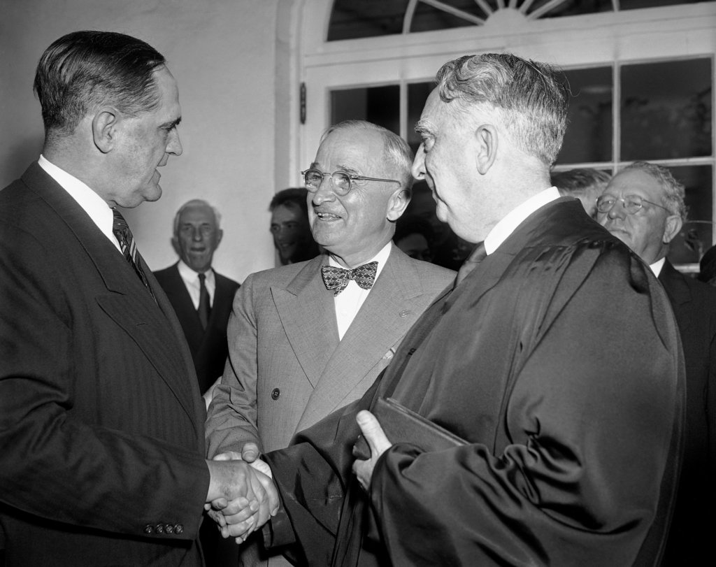 New history highlights ties between American presidents and judges