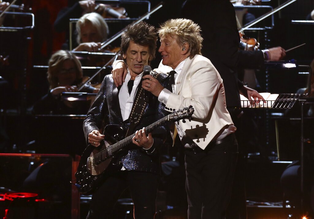 Rod the Mod: Legendary rockstar Rod Stewart brought the evening to a close with a reunion with The Faces. “Jack, I’m gonna do this one for your mum, Hilary,” Stewart said to Brit Awards host Jack Whitehall’s mother, whom Whitehall joked was “throwing herself” at Rod earlier in the night. The 75-year-old then broke into the classic weeper I Don’t Want to Talk About It. Soon he brought out his friends Ronnie Wood and Kenney Jones for a little reunion of The Faces which presented Stay With Me, complete with some classic Roddy dance moves.